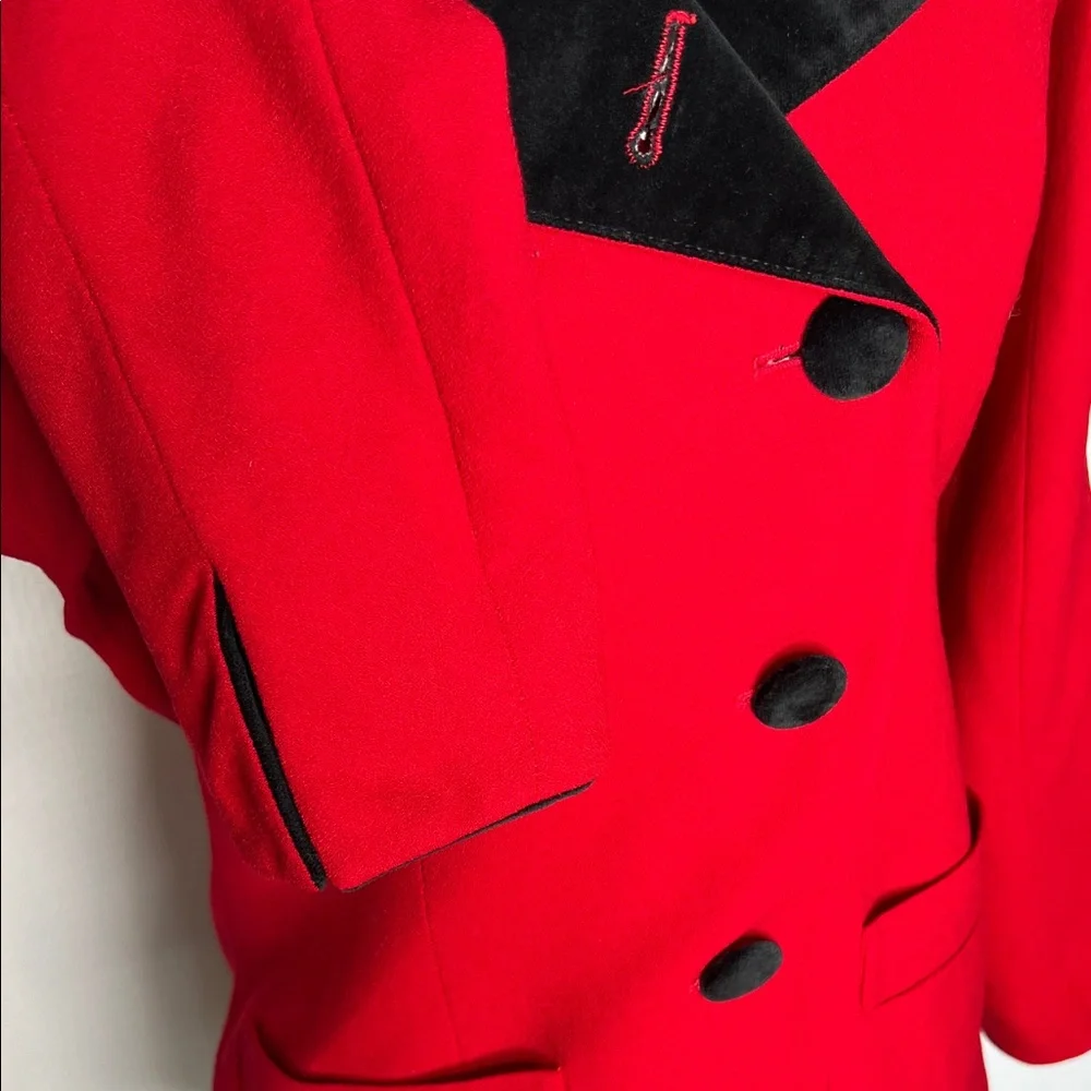 Vintage Christian Dior Red Women's Wool and Velvet Blazer - Picture 4 of 14
